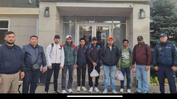 Нарушителей из Индии выдворили из Казахстана в Актобе