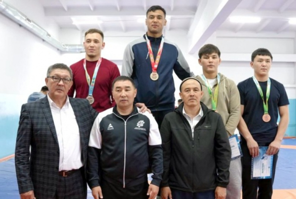 В Бишкеке определили победителей Универсиады по греко-римской борьбе