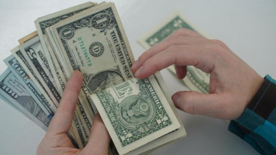 ФРС США планирует провести три снижения процентной ставки в 2024 году