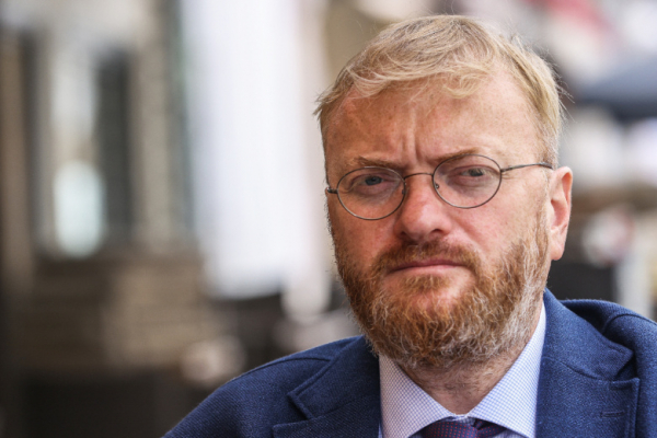 &laquo;Он ей во внуки годится&raquo;: Милонов жестко подколол Пугачеву и ее мужа